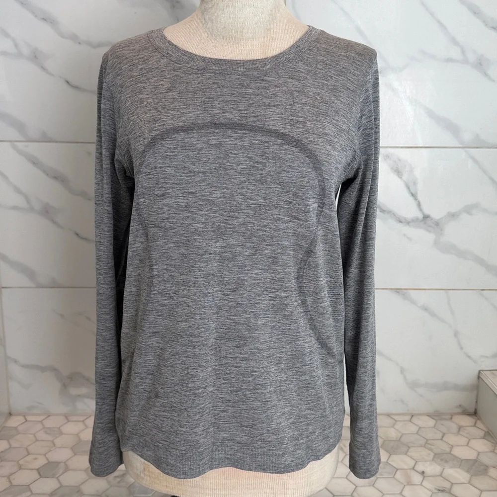 Lululemon Swiftly Tech Long Sleeve Breeze Relaxed Fit Slate Gray / White Size 8